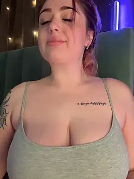 KellyMoors's cam snapshot