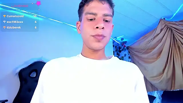 Ethan_Boyy live sex cam