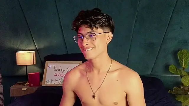 Aaron_Eze live sex cam