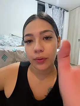 Latina_vanessa's web cam