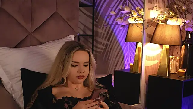 KatyaBelle live sex cam