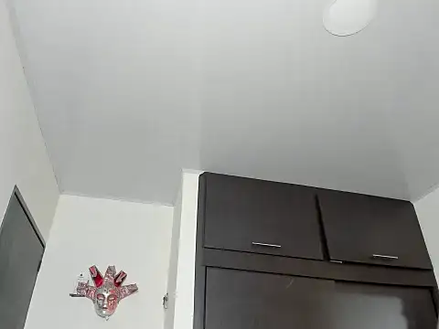 megan-hotxx's cam snapshot