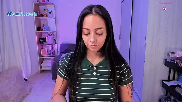 Aleja24Evans's cam snapshot