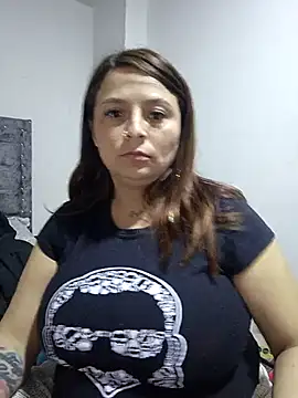 nahomysaints live sex cam