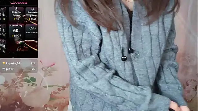 HeIlo-Honey's cam snapshot