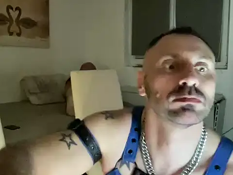 alejandrobg@xh live sex cam