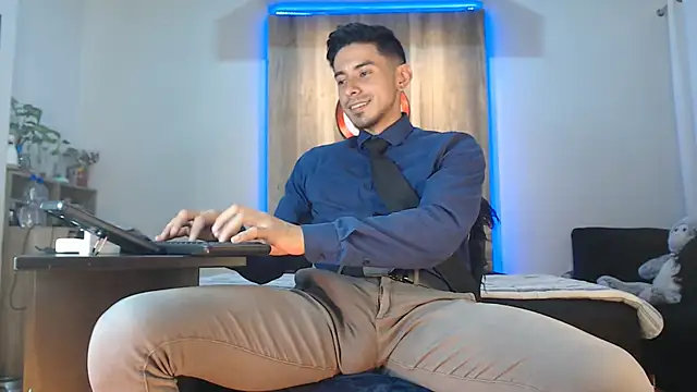 Andrew_4_ live sex cam