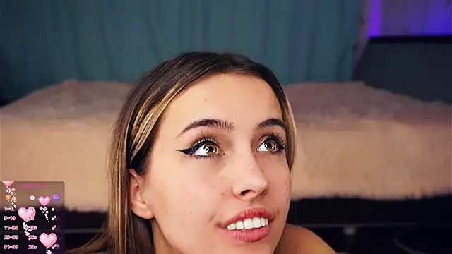 FannyHewson live sex cam