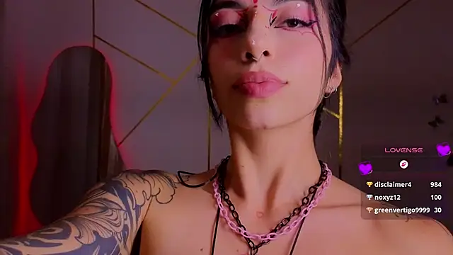 Hollyxx_'s cam snapshot