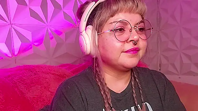 Satyn_doll live sex cam