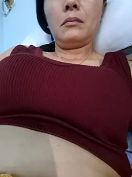 Baby-sexytits18's cam snapshot