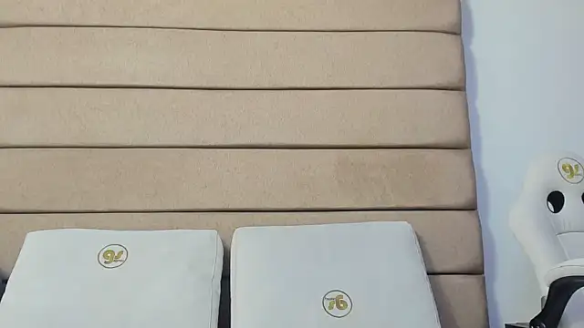 isaa_stone live sex cam