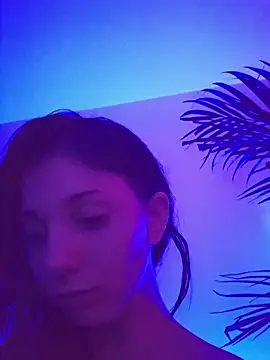 Avery-- live sex cam