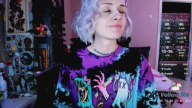 NaniMoore live sex cam