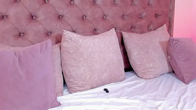 regina_noctixx's cam snapshot