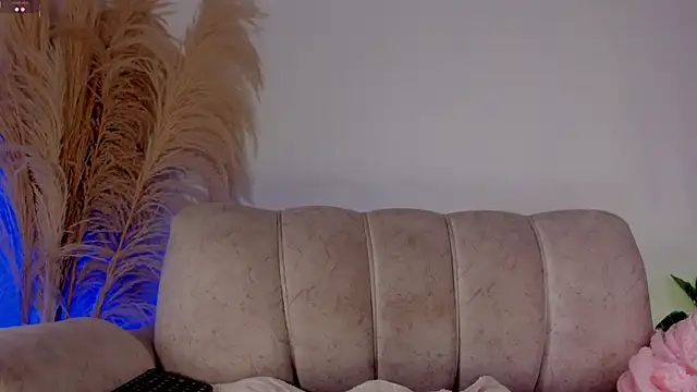 sara_gwen's cam snapshot