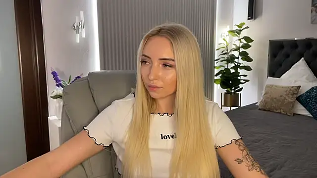 OhMyEmma's cam snapshot