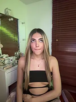 LadyCandy25's cam snapshot