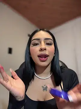 Hilary_pinkk's cam snapshot