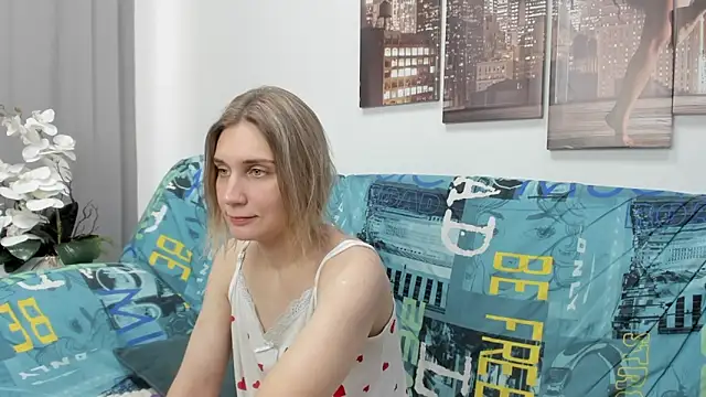 Tenderly_Sophie's cam snapshot