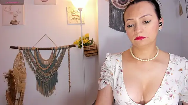 anaruiz_'s cam snapshot