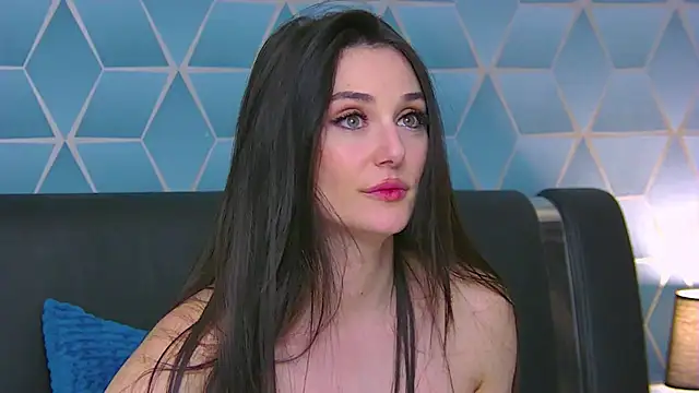 KassieWeins live sex cam