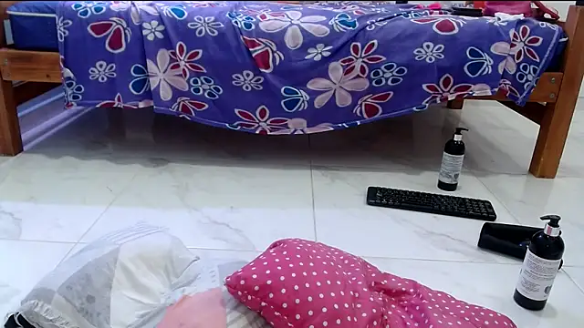 ashlyanaldeep18's cam snapshot