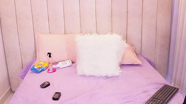 emyli_sw_'s cam snapshot