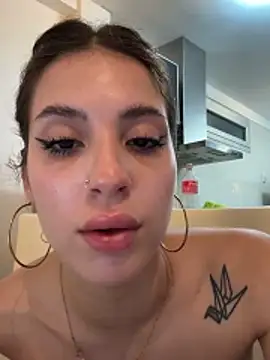 Lolykush's cam snapshot