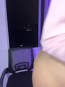 Im-Lola's cam snapshot