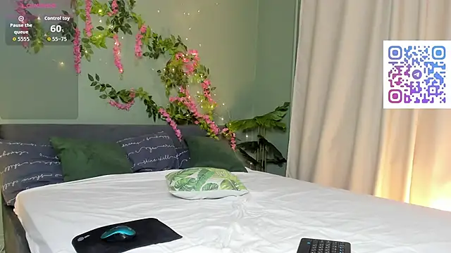 Lisbeth__Salander's cam snapshot