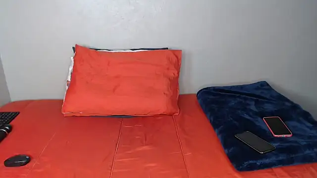 Lunalee's cam snapshot