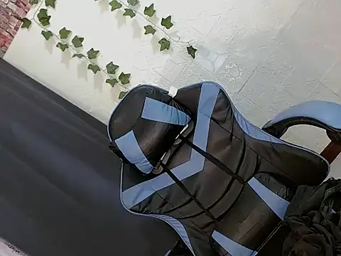 Scarlet_foxy69 live sex cam