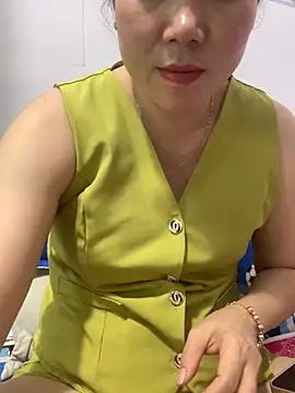 Baby-bigtits's cam snapshot