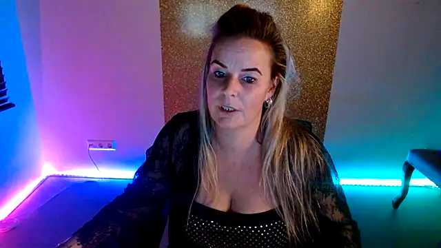 MystiqueMaven's cam snapshot