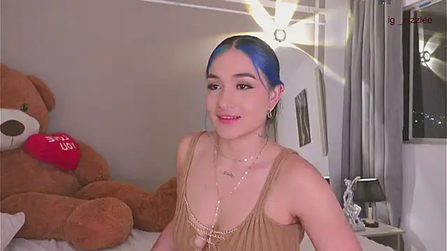 AnnyHizzle live sex cam