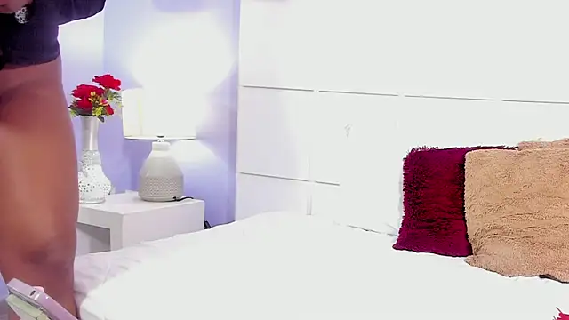 ElizabethBell_'s cam snapshot