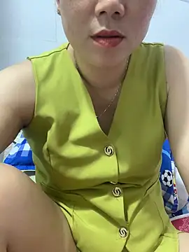 Baby-bigtits's cam snapshot