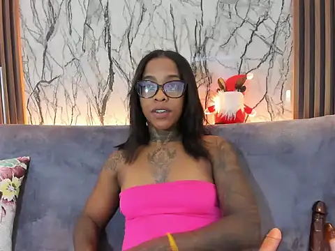 Pauline_Fox's cam snapshot