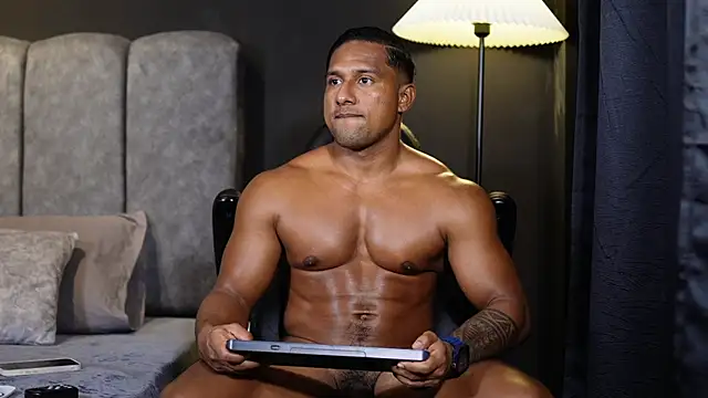 CallumMuscle live sex cam