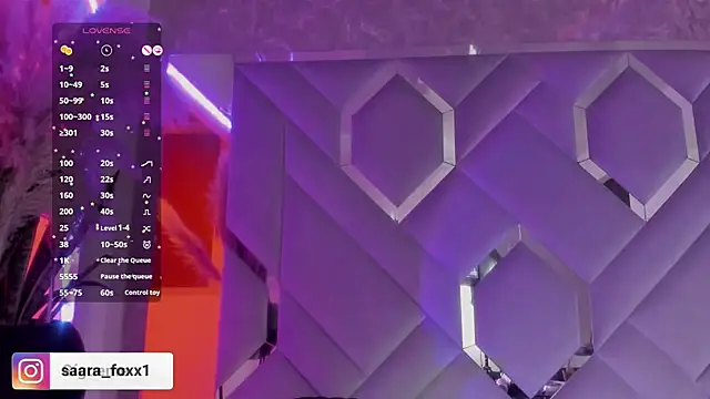 Sara_Foxx1's cam snapshot