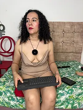 luisa_curli's cam snapshot