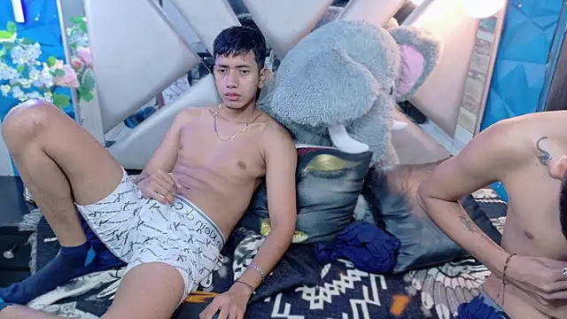 darwinandbrayann live sex cam