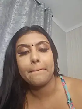 Indian_GlowingMiax live sex cam