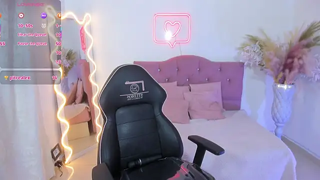 kendra_tay's cam snapshot