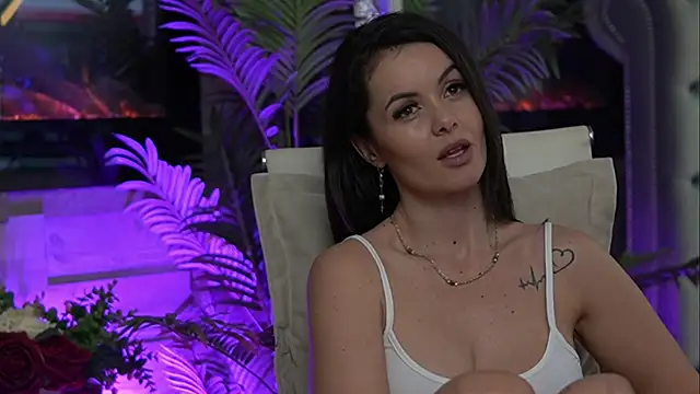 SeductiveMom live sex cam