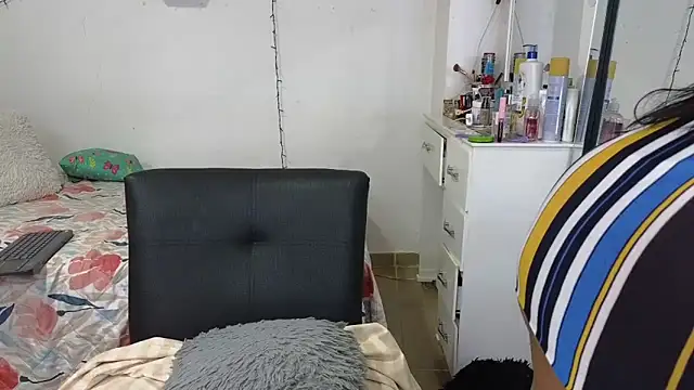 charlotte_077's cam snapshot