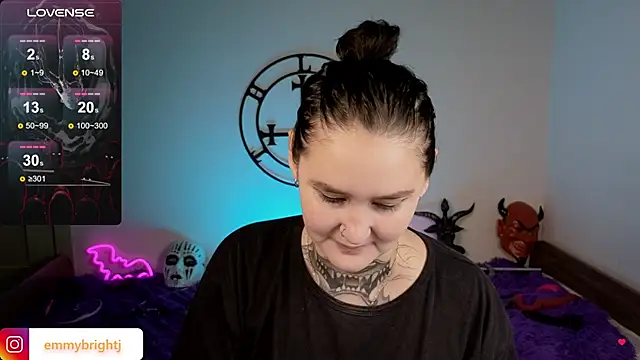 Emmybrightj_'s cam snapshot