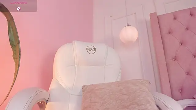 Lucy_Vega's cam snapshot