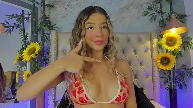 LittleeJaz live sex cam